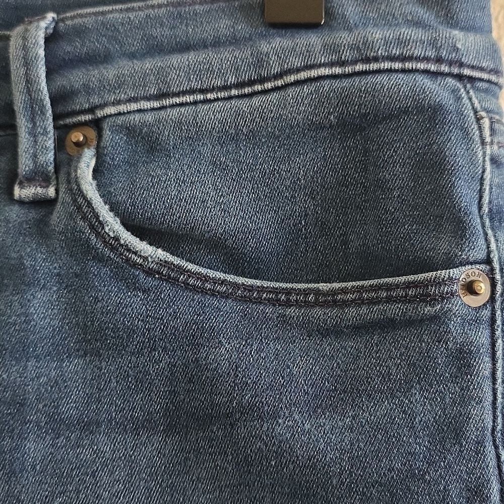 Hudson Amber Raw Edge Hem Jean Shorts Size 29 - Picture 6 of 11